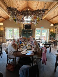 Lunch in de sfeerstal in Nieuwveen